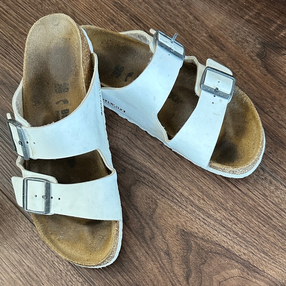 Birkenstock Ladies White Sandals with Buckles. Size 9